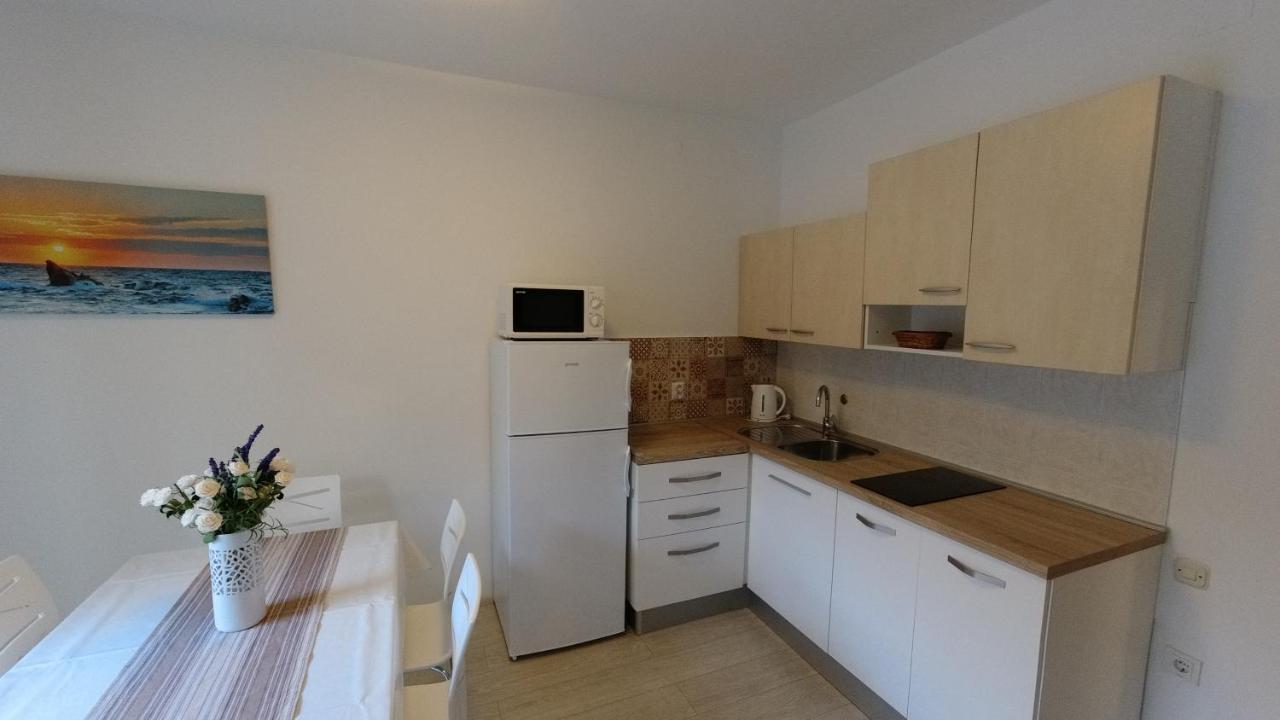Apartments Andreja Паг Экстерьер фото